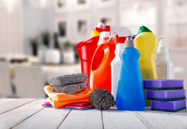 What cleaners to use in a reglazed surface?